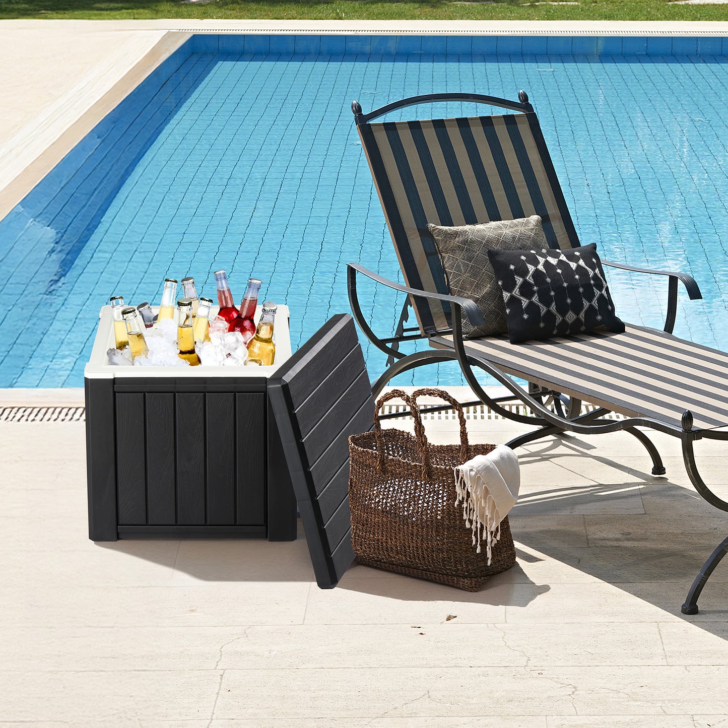 Portable Ice Chest with Built-in Handle
