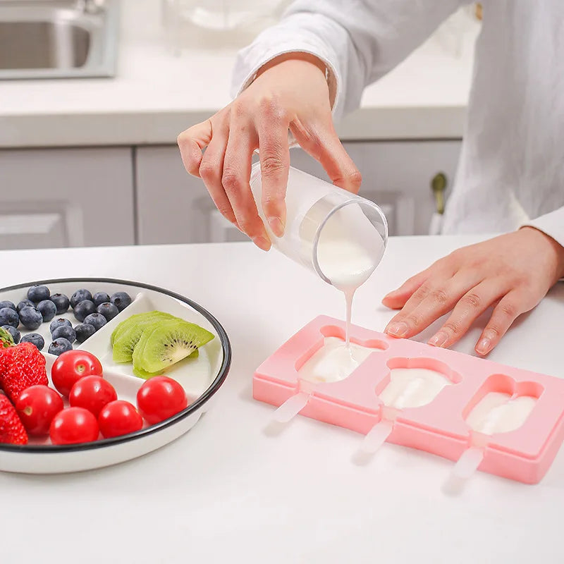 Silicone Ice Cream Mold with Lid and Sticks
