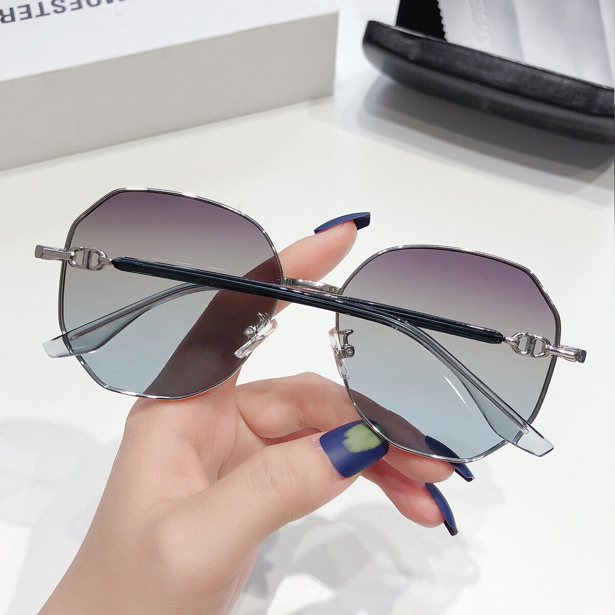 Oversized Retro Ladies Sunglasses