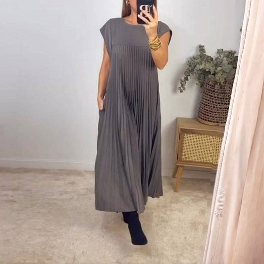 Round neck pleated long dress
