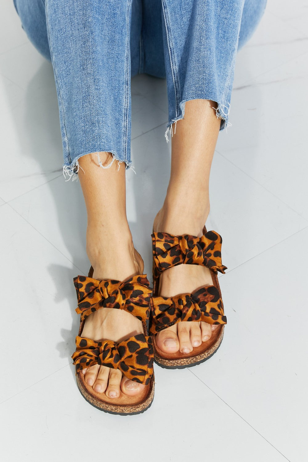 Leopard Bow Slide Sandals_0